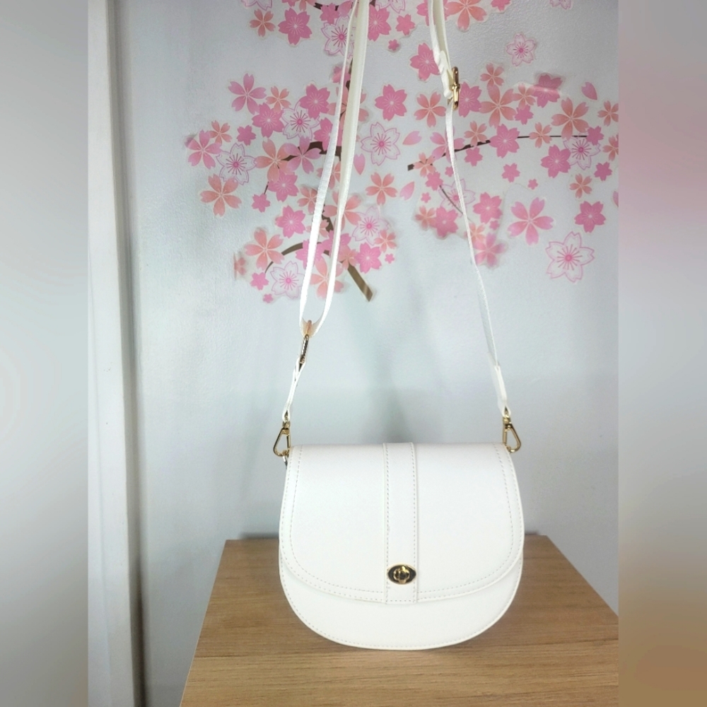 White saddle bag, small bag, thick strap